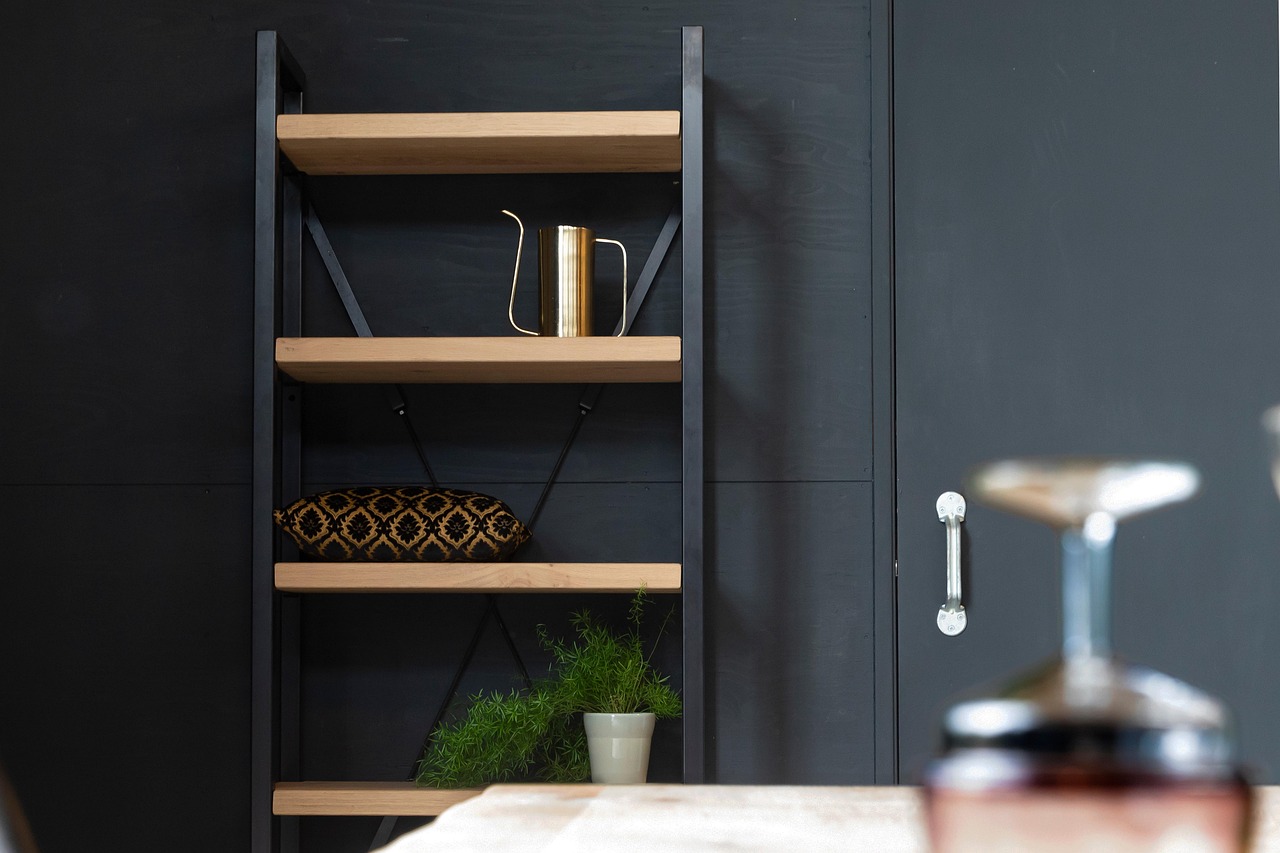 découvrez nos solutions de closet sur-mesure pour organiser et optimiser votre espace de rangement avec style. améliorez votre intérieur grâce à des placards fonctionnels et élégants adaptés à vos besoins.